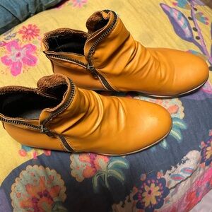 Ankle Boots with Zipper